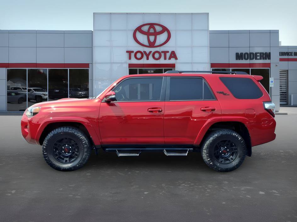 Used 2022 Toyota 4Runner TRD Off-Road Premium w/ Moonroof Package AWD/4WD image 2
