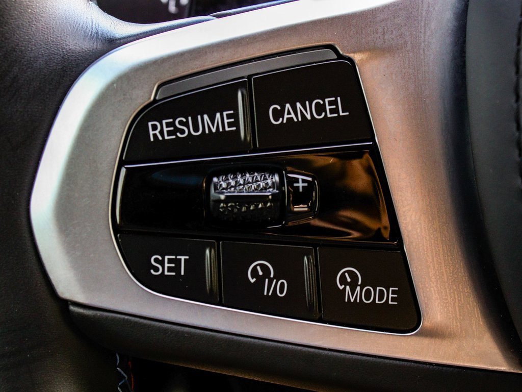 Used 2025 BMW X6 M Competition w/ Executive Package image 28