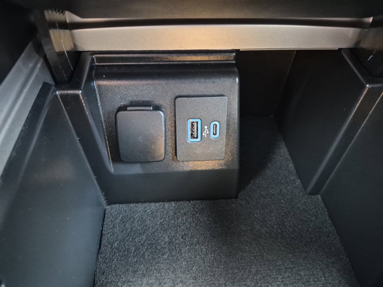 Used 2024 Ford Explorer XLT image 20