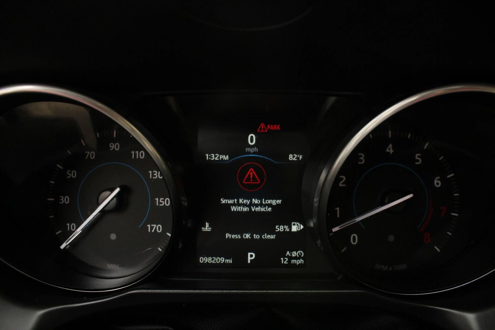 Used 2017 Jaguar XF Premium RWD image 31