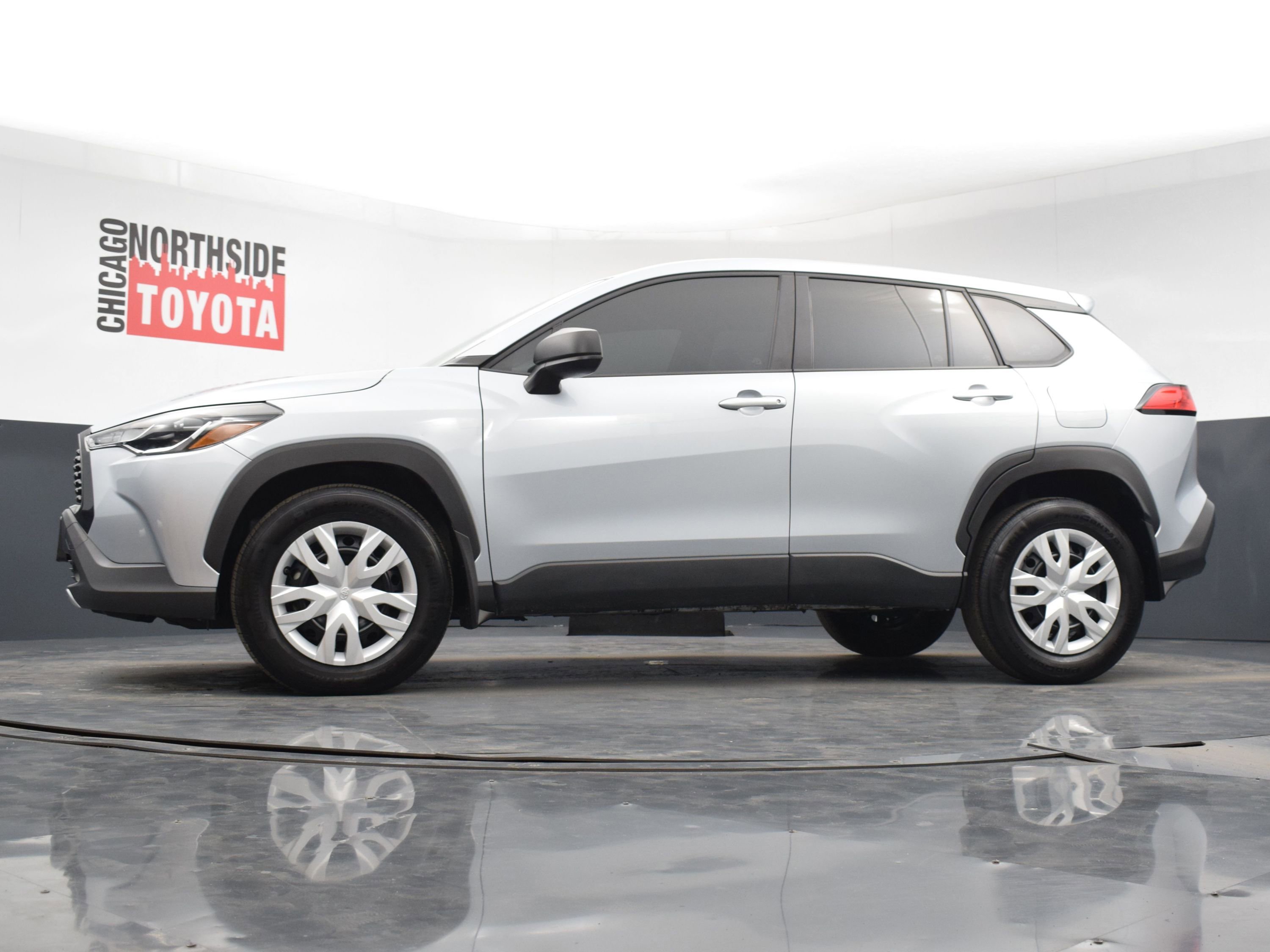 Used 2024 Toyota Corolla Cross L image 24