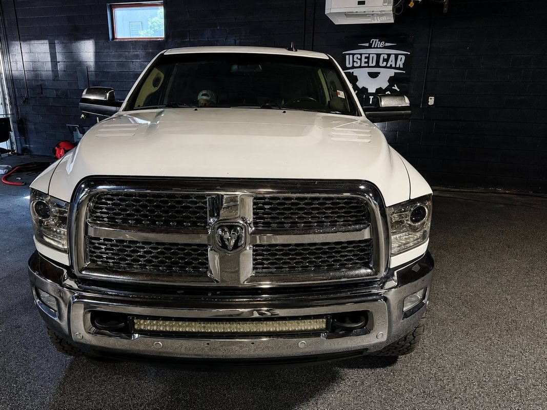 Used 2016 RAM 3500 Laramie w/ Cold Weather Group AWD/4WD image 9