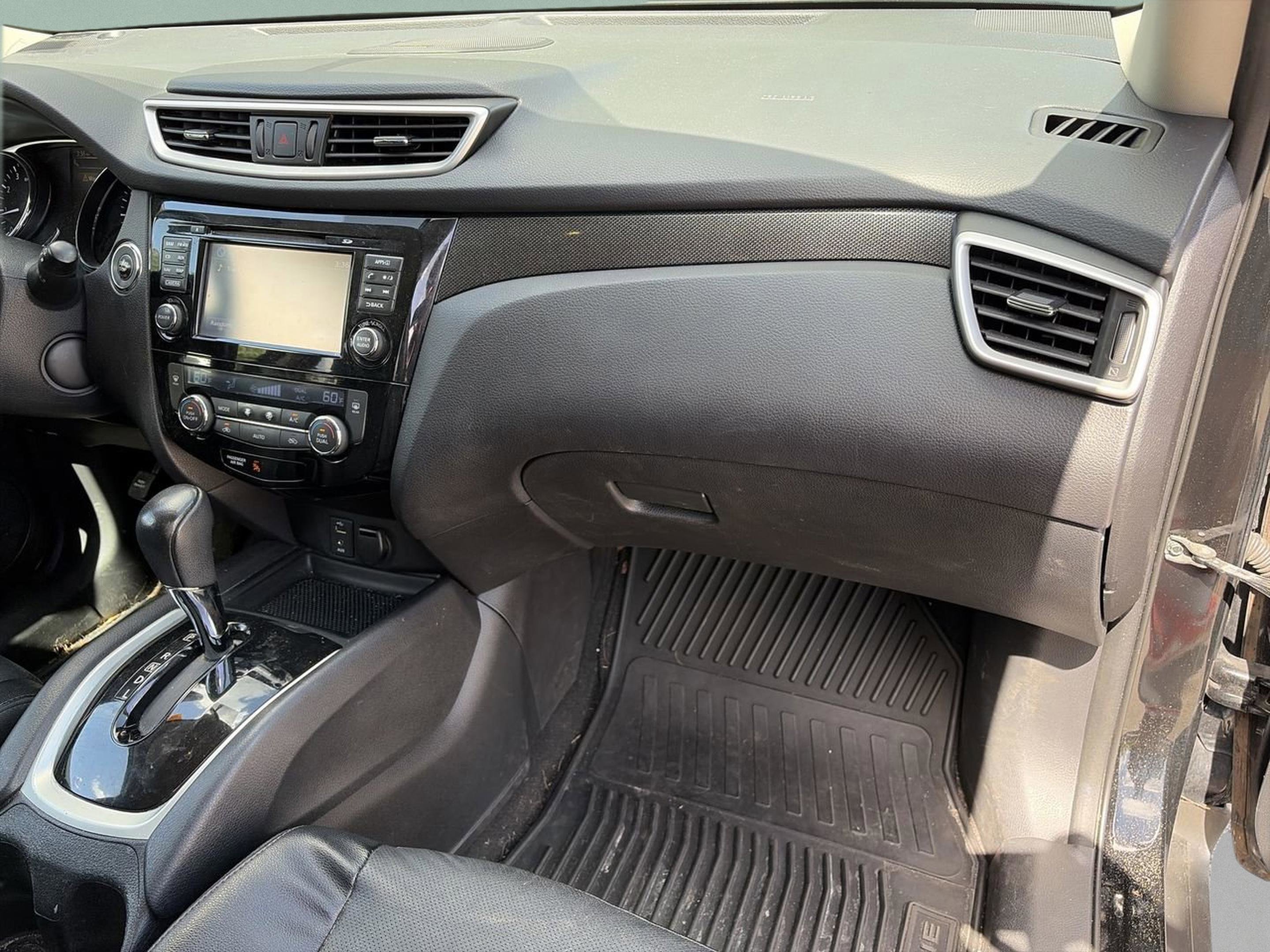 Used 2016 Nissan Rogue SL w/ SL Premium Package FWD image 18