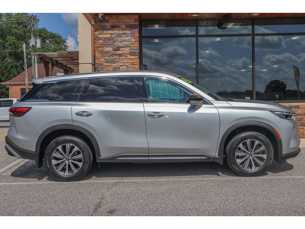 Used 2023 INFINITI QX60 Pure AWD/4WD image 2