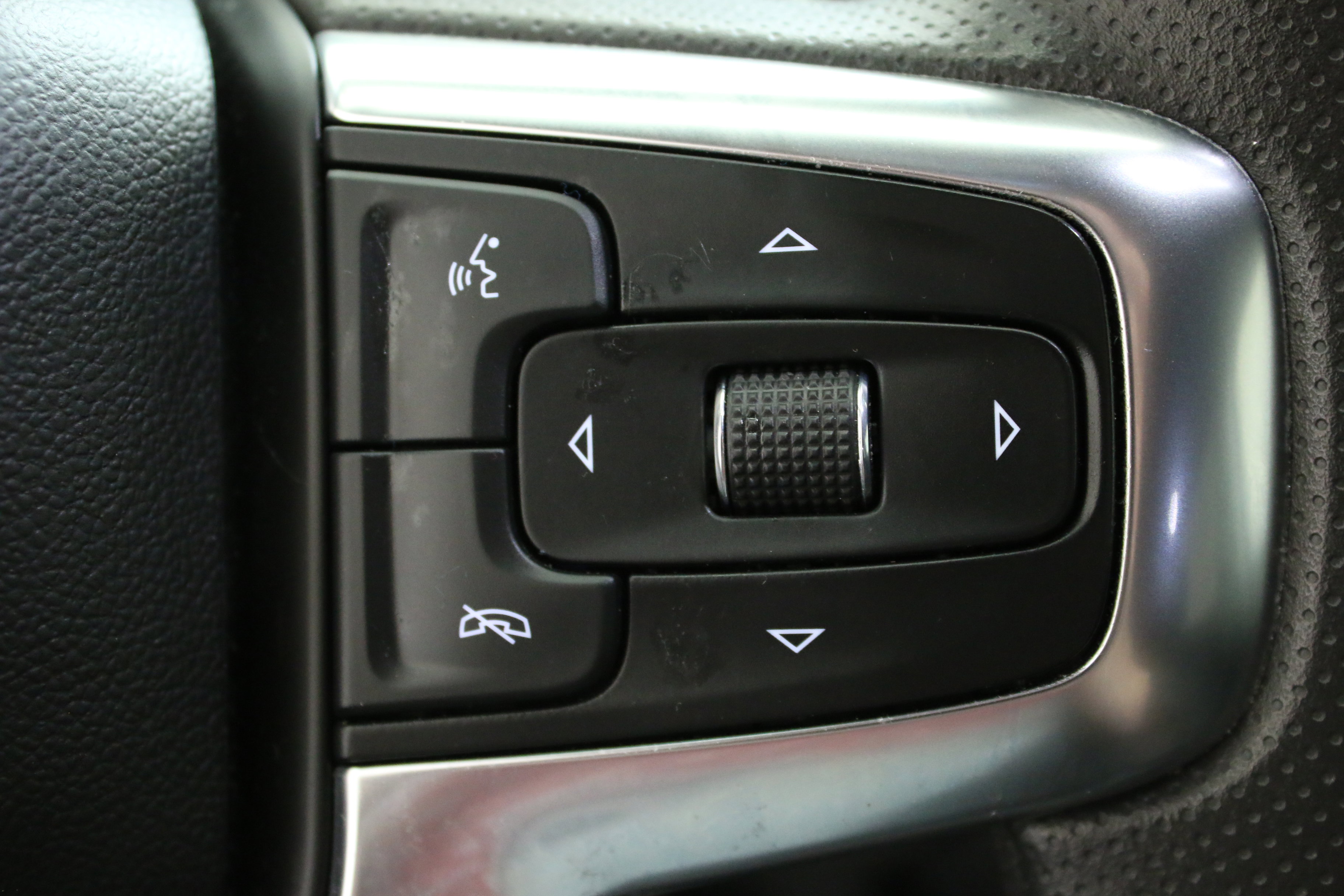 Used 2024 Chevrolet Blazer LT w/ Convenience Package AWD/4WD image 13