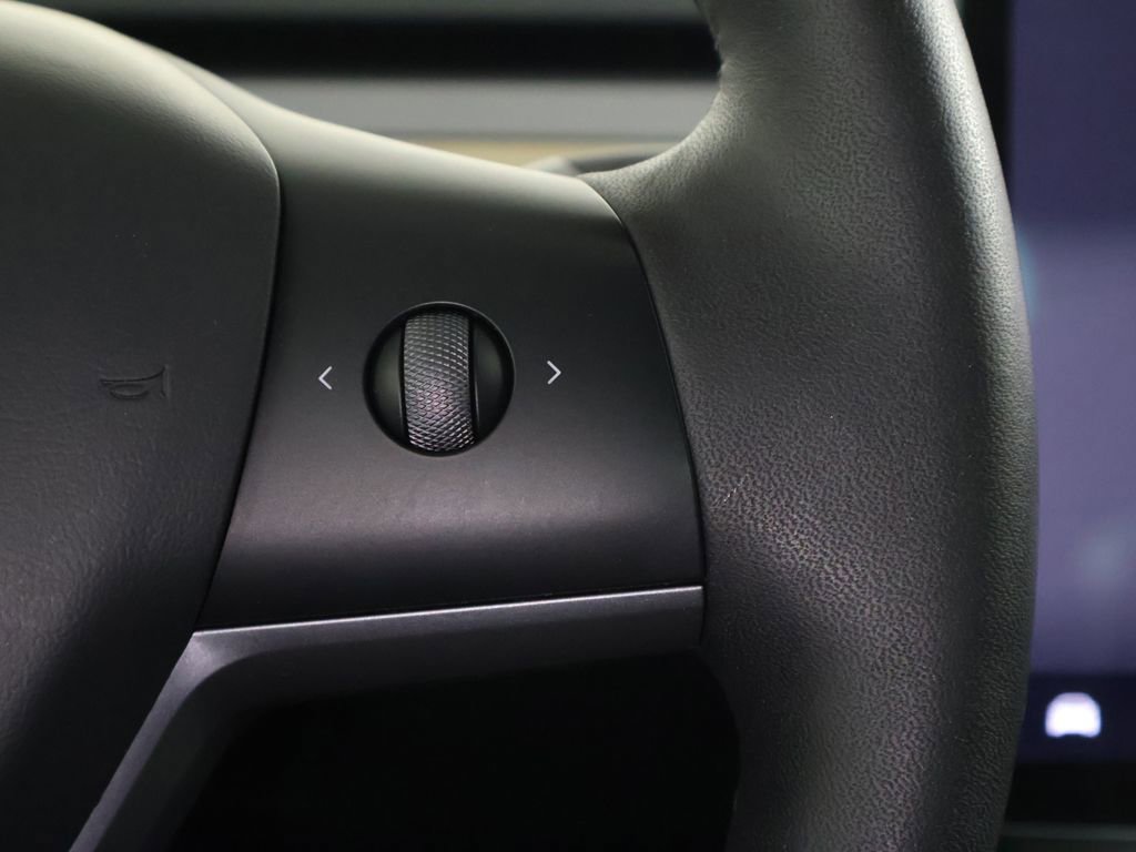 Used 2023 Tesla Model 3 Standard Range image 37