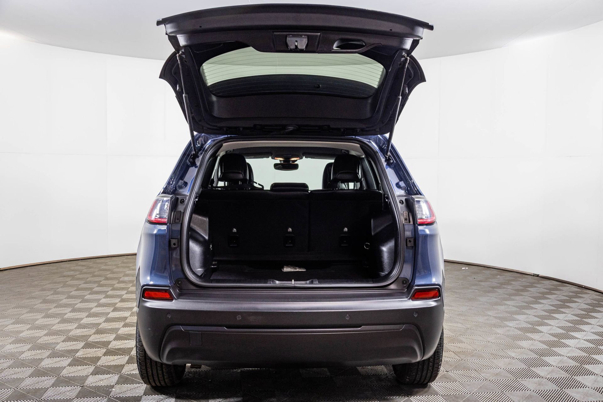 Used 2021 Jeep Cherokee Latitude Plus image 39