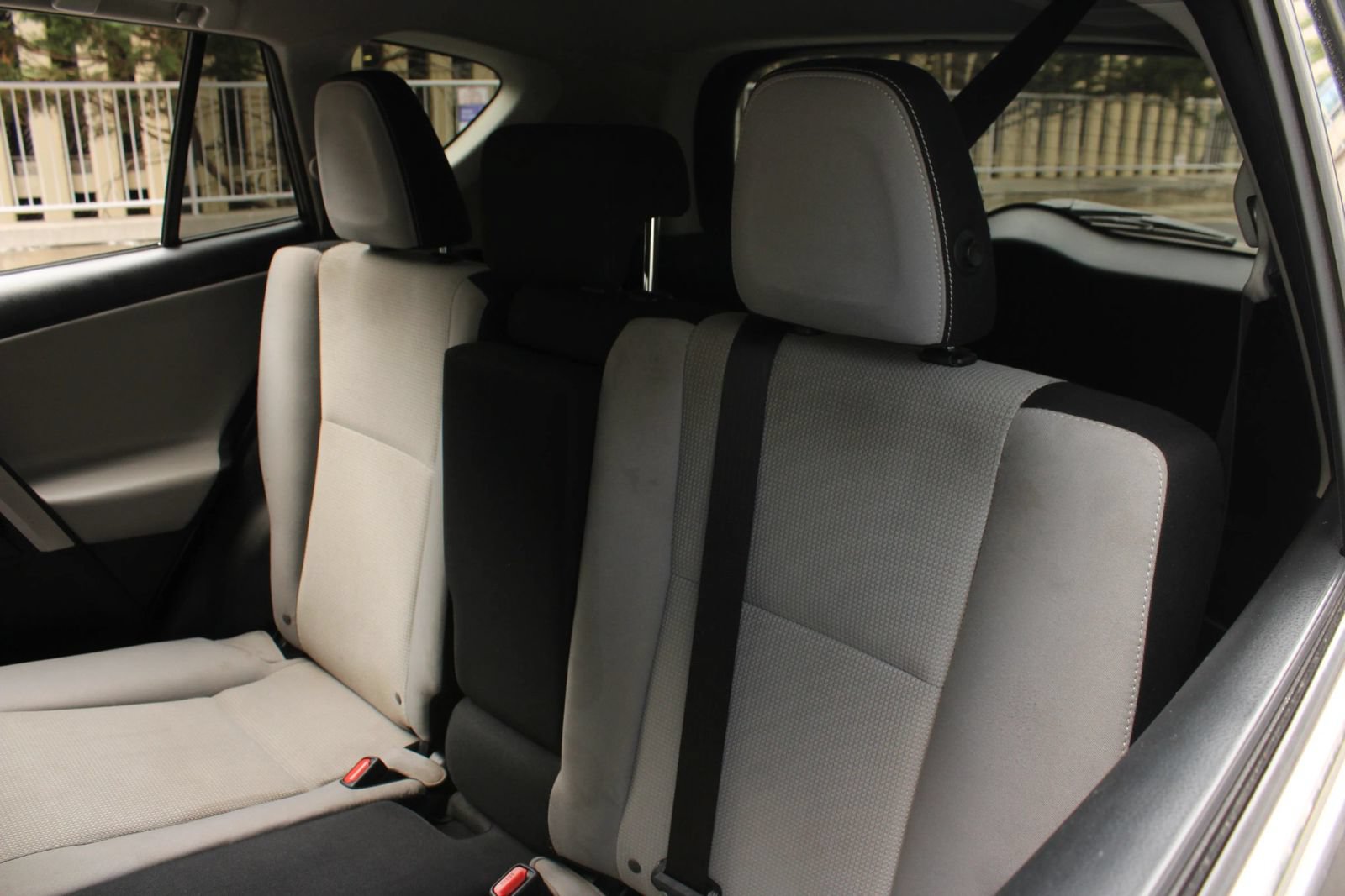 Used 2017 Toyota RAV4 XLE w/ All Weather Liner Package AWD/4WD image 18