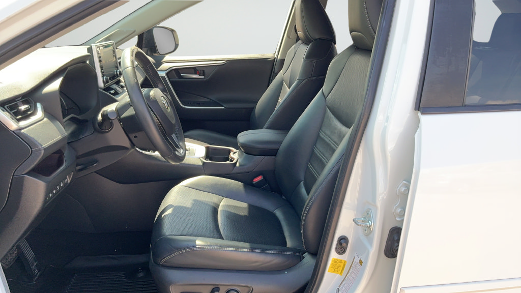 Used 2020 Toyota RAV4 Limited AWD/4WD image 17
