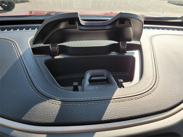 Used 2017 Jeep Cherokee Sport image 19