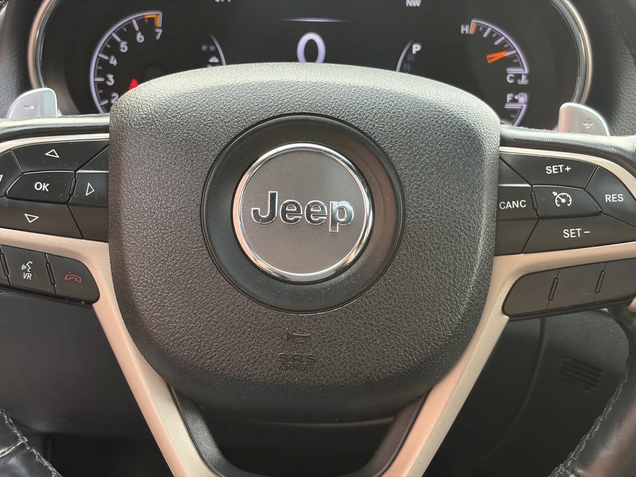 Used 2015 Jeep Grand Cherokee Limited w/ Trailer Tow Group IV AWD/4WD image 32