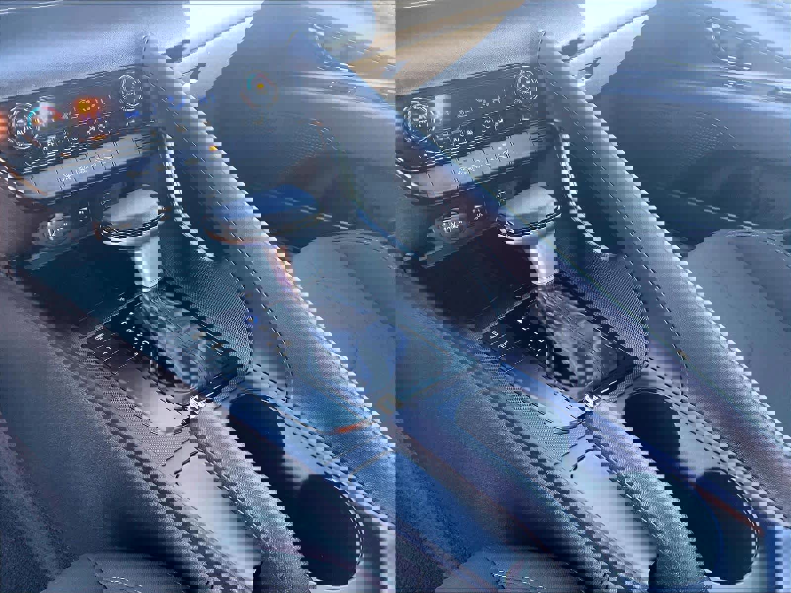 Certified 2025 Hyundai Elantra Sport image 39