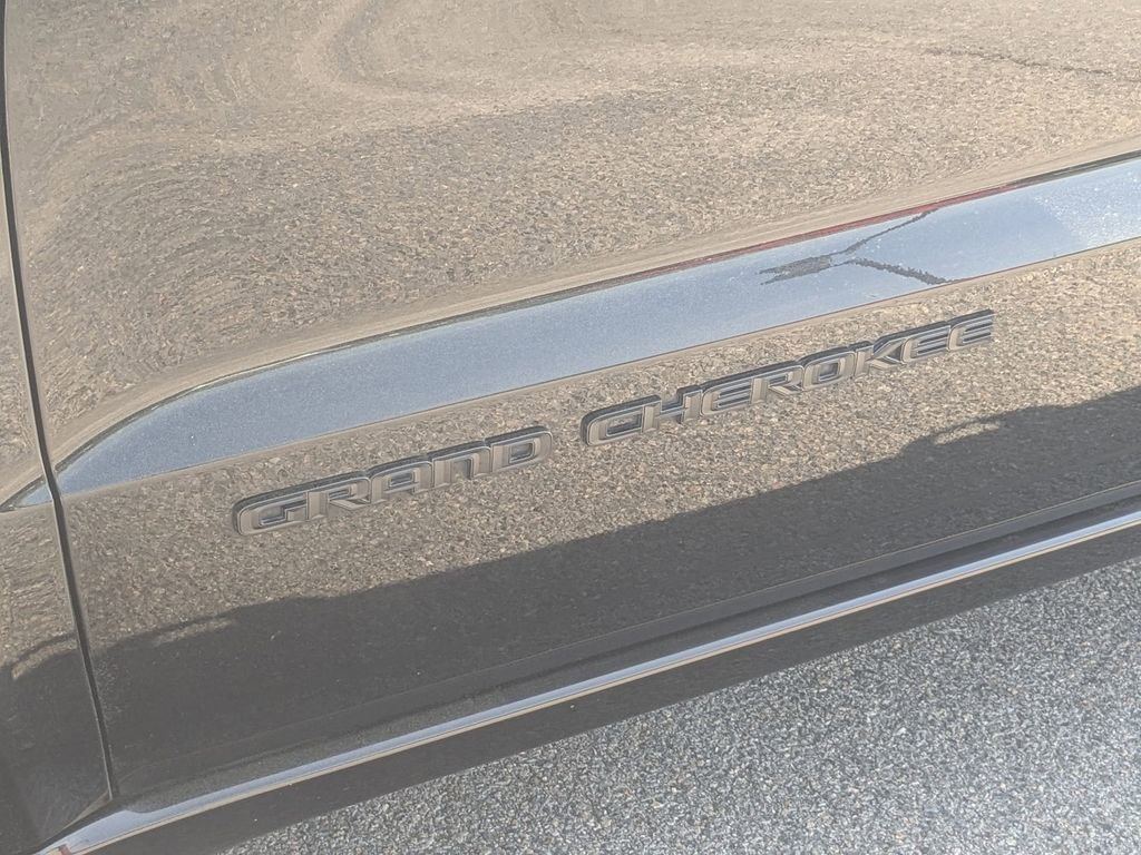 Used 2018 Jeep Grand Cherokee Altitude image 10