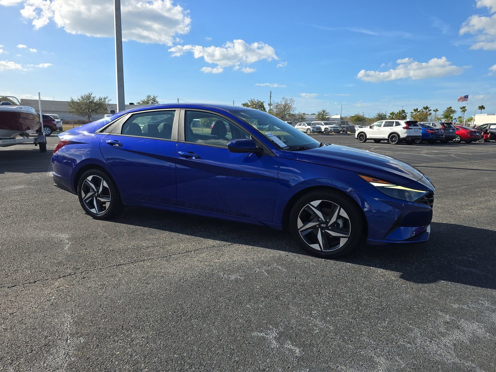 Used 2023 Hyundai Elantra SEL w/ Convenience Package image 2