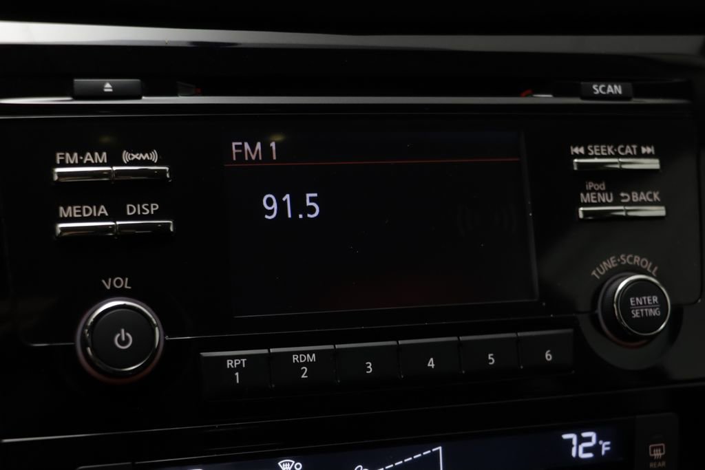 Used 2017 Nissan Rogue SV image 8