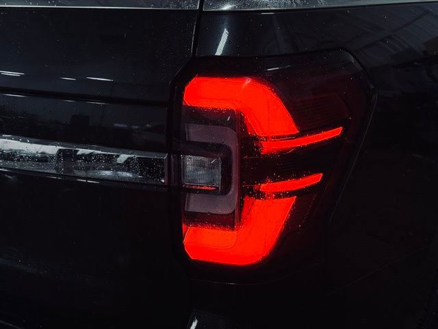 Used 2024 Ford Expedition Limited image 7