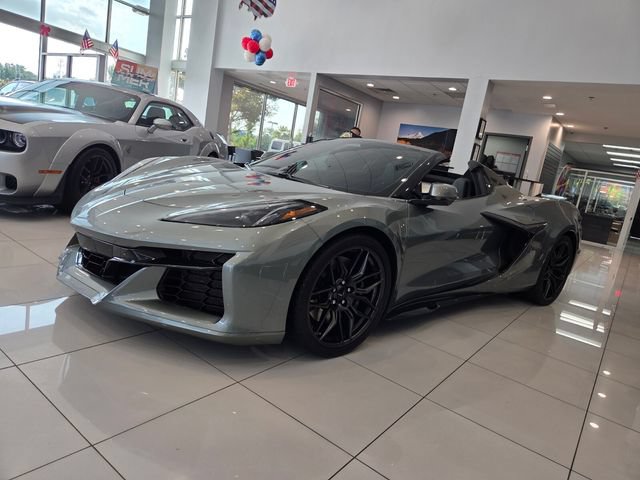 Used 2024 Chevrolet Corvette Z06 RWD image 4