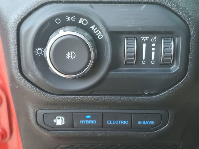 Used 2022 Jeep Wrangler Unlimited Rubicon 4xe AWD/4WD image 23