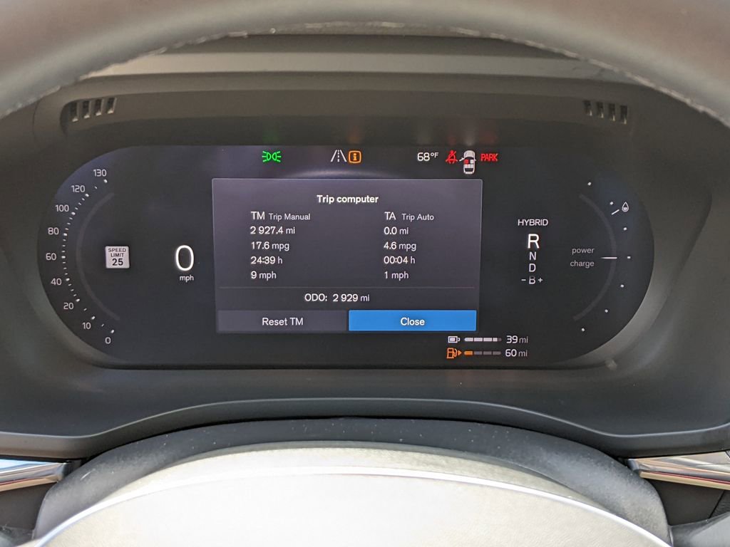 Certified 2025 Volvo XC60 T8 Ultra w/ Climate Package AWD/4WD image 15