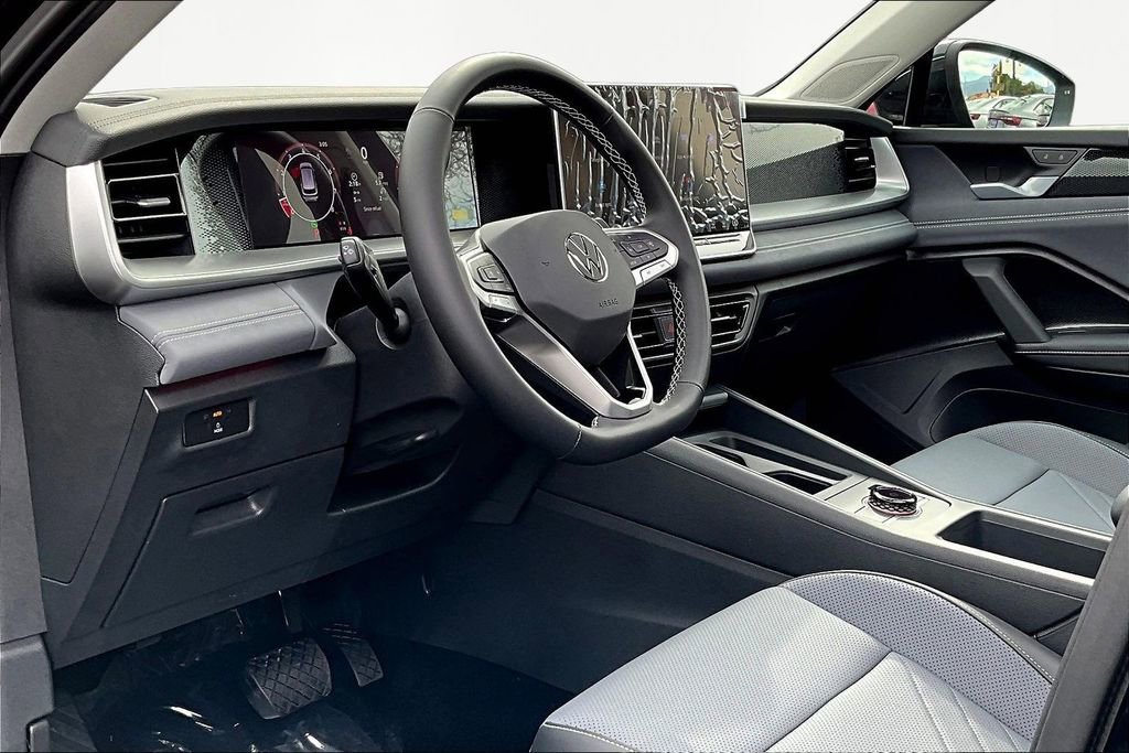 New 2026 Volkswagen Tiguan SE image 16