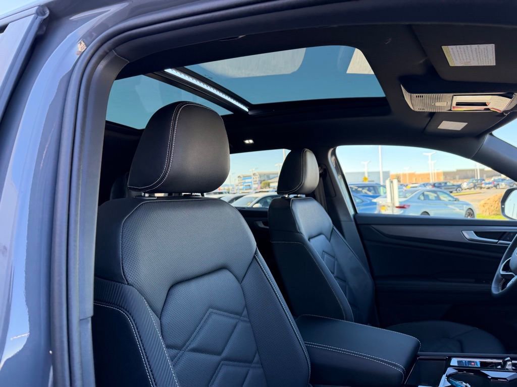 New 2026 Volkswagen Atlas Cross Sport SE image 21