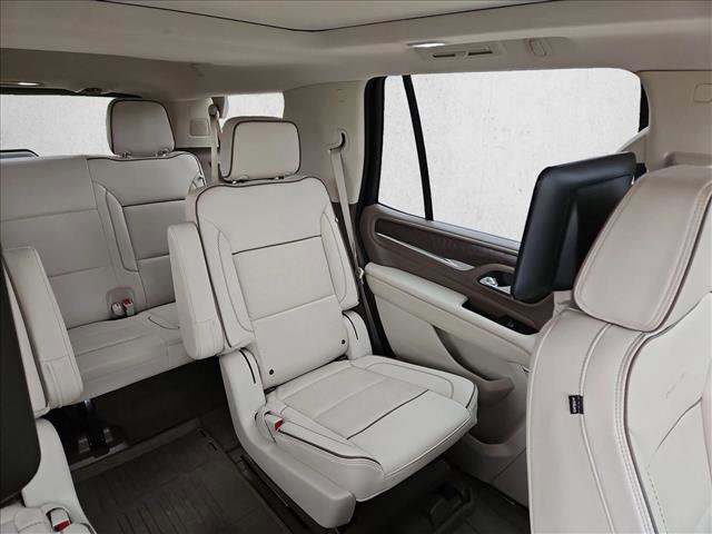 Used 2023 GMC Yukon Denali w/ Denali Reserve Package AWD/4WD image 7