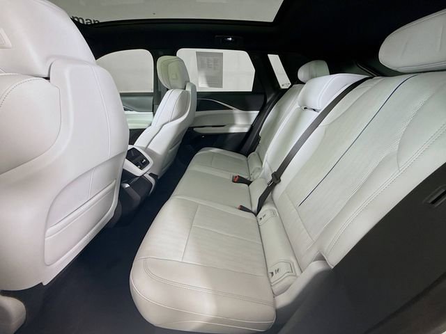 Used 2024 Cadillac Lyriq Luxury image 26