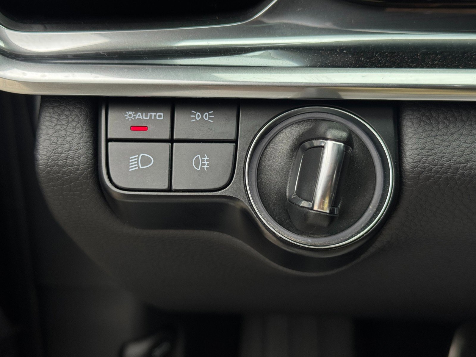 Used 2022 Porsche Panamera 4 AWD/4WD image 20