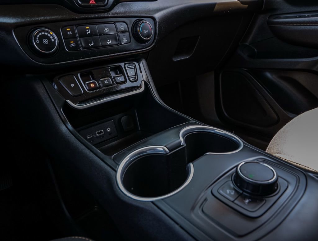 Used 2021 GMC Terrain SLE image 29