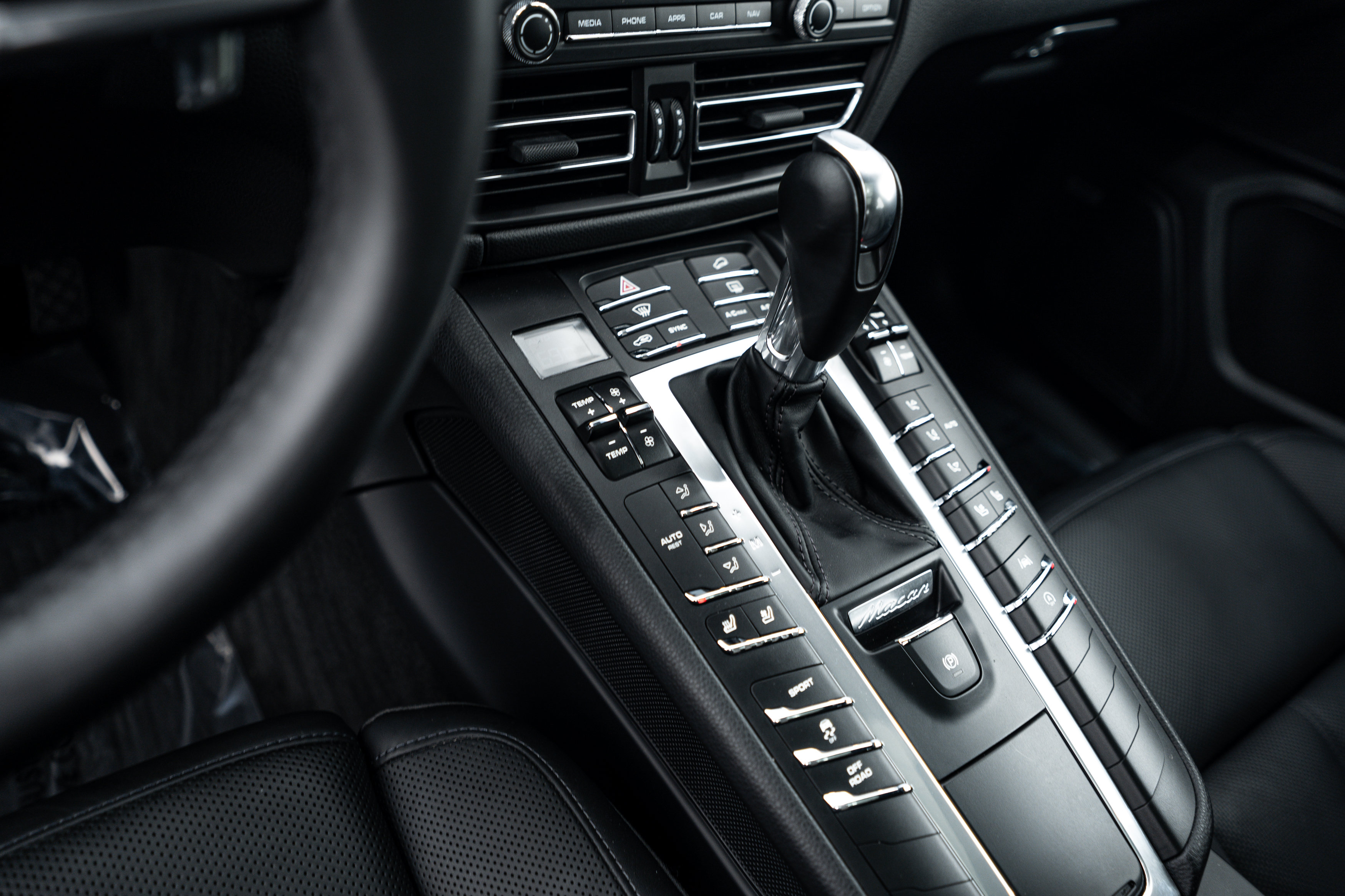 Certified 2019 Porsche Macan AWD/4WD image 13