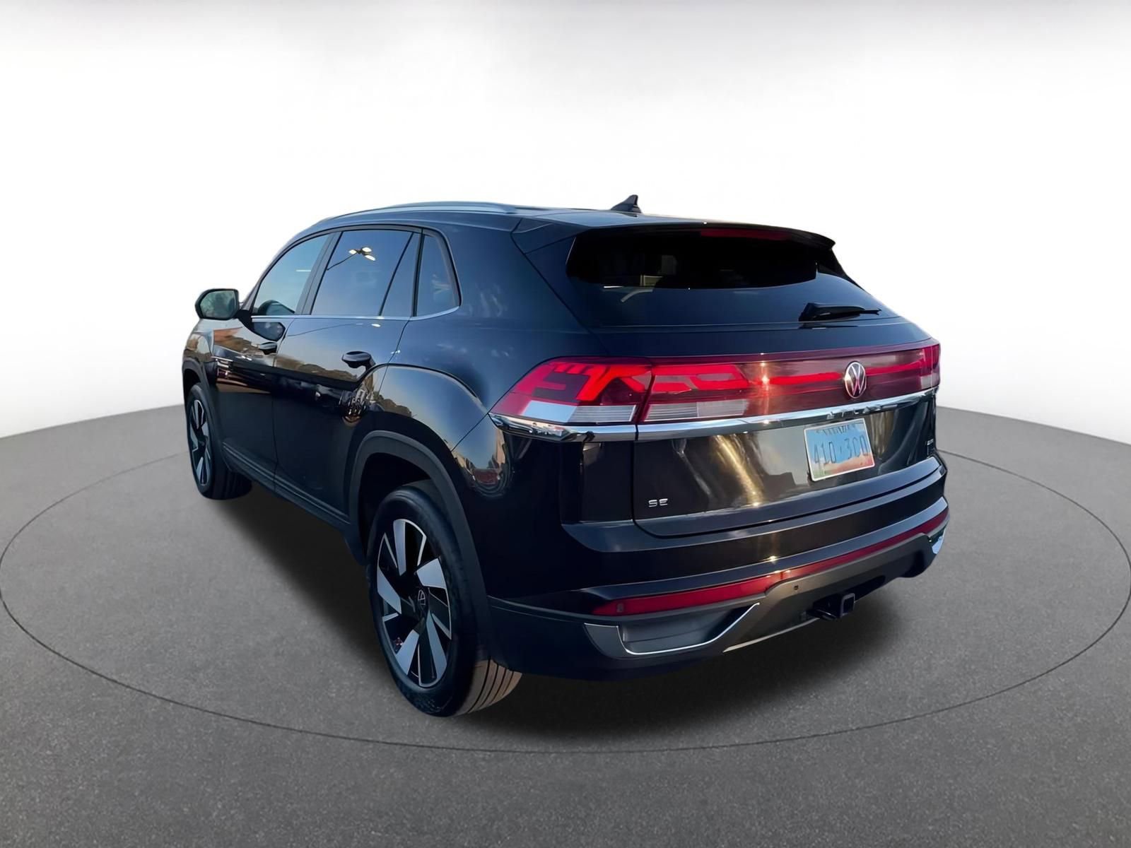 Used 2025 Volkswagen Atlas Cross Sport SE image 11