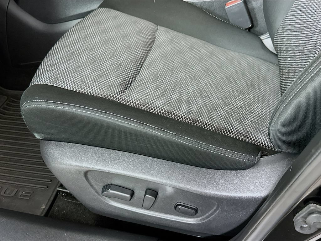 Used 2021 Nissan Rogue Sport SV FWD image 9