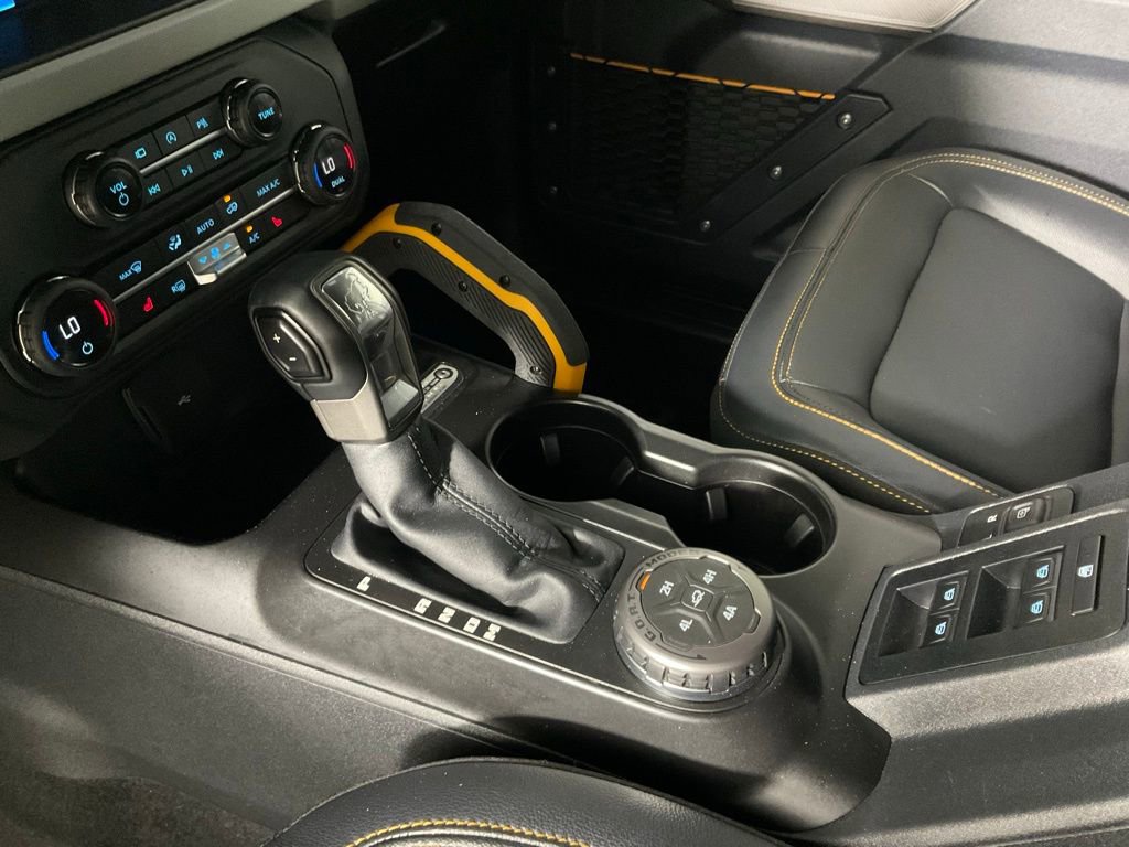 Used 2023 Ford Bronco Badlands image 19