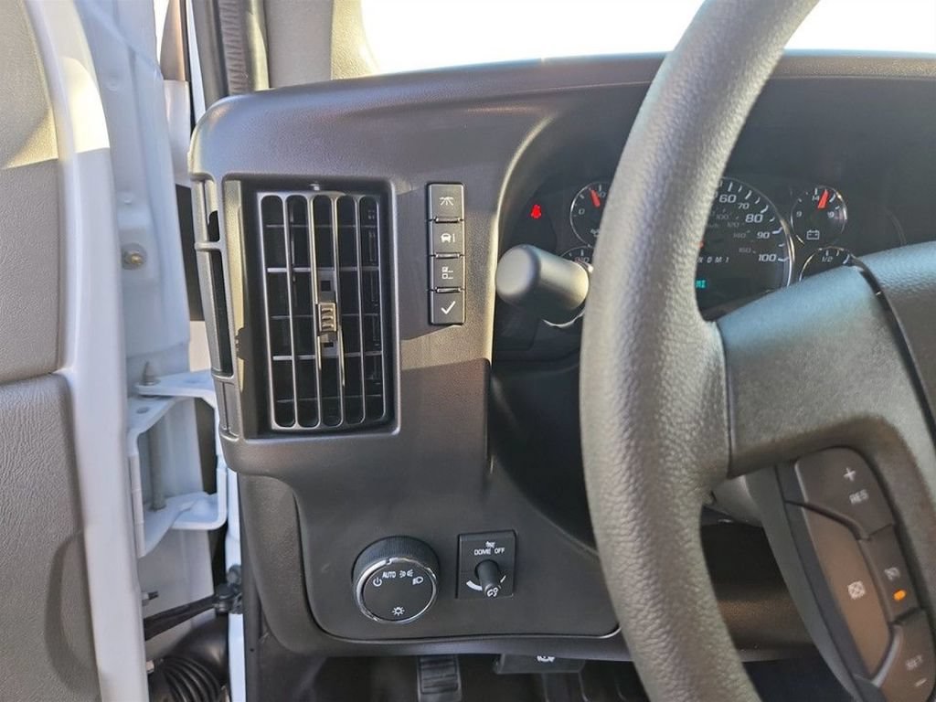 New 2026 GMC Savana 3500 w/ Driver Convenience Package RWD image 20