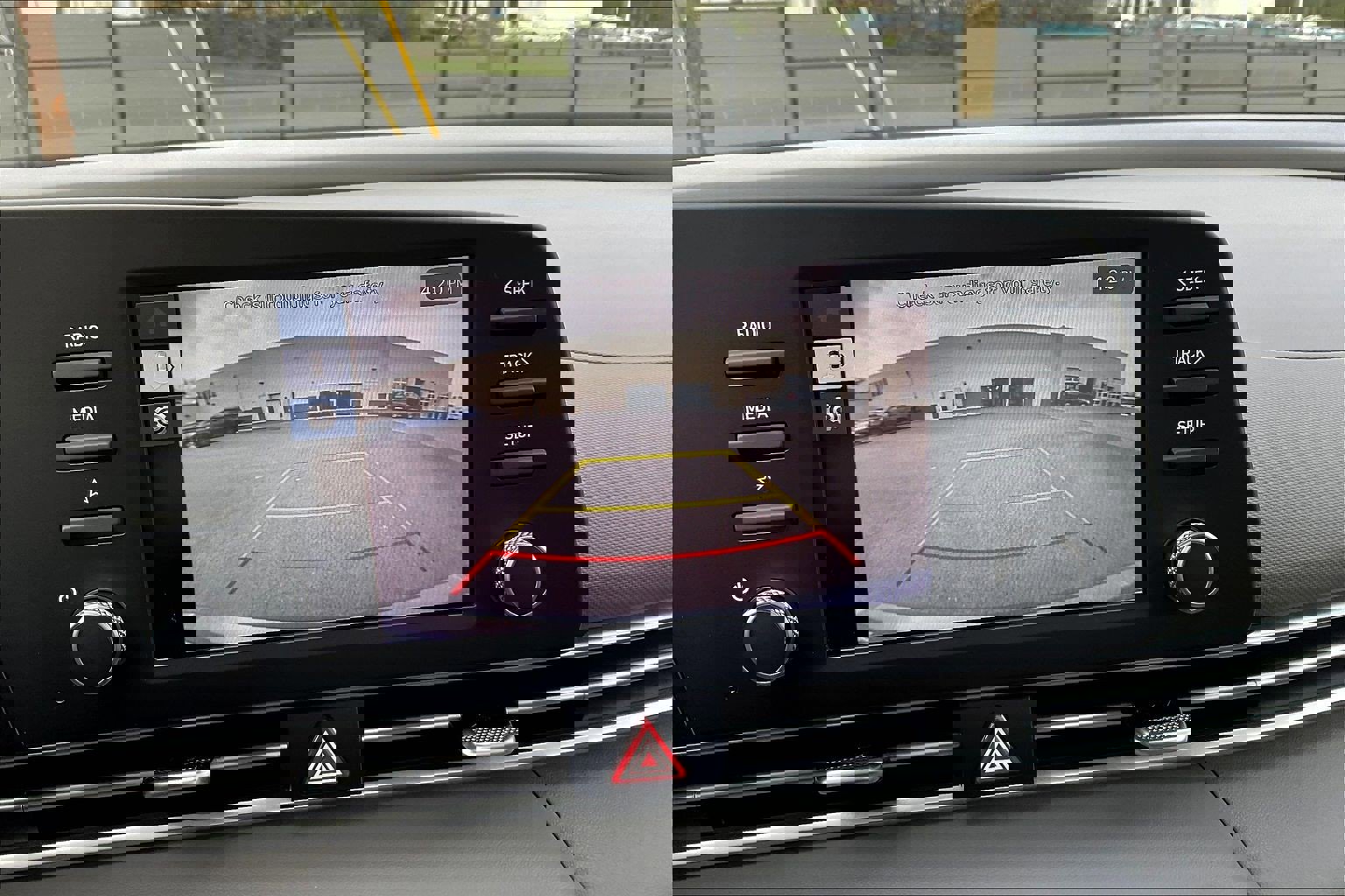 Certified 2025 Hyundai Elantra SE image 14