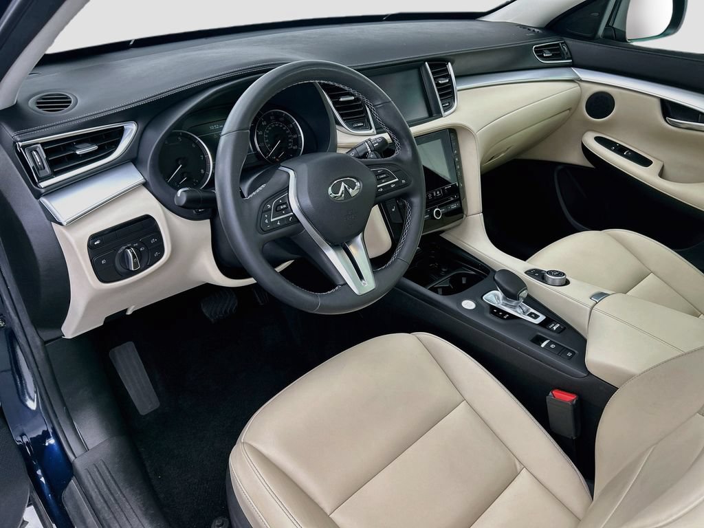 Used 2019 INFINITI QX50 Luxe w/ Navigation Package FWD image 9