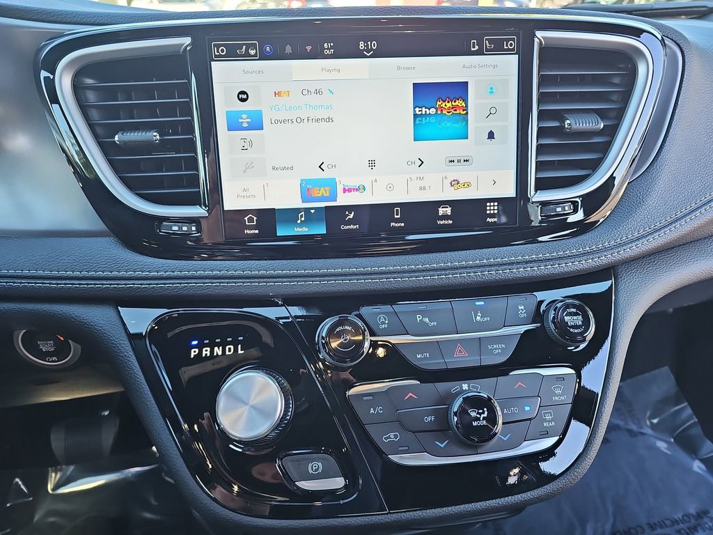 New 2026 Chrysler Pacifica Select image 21