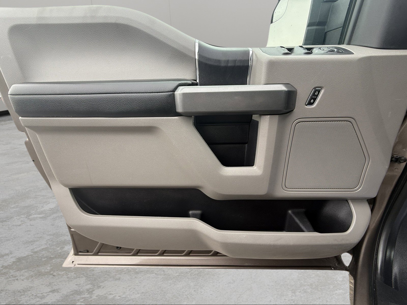 Used 2018 Ford F150 XLT image 23