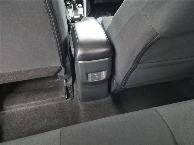 Used 2025 Nissan Versa SV FWD image 18