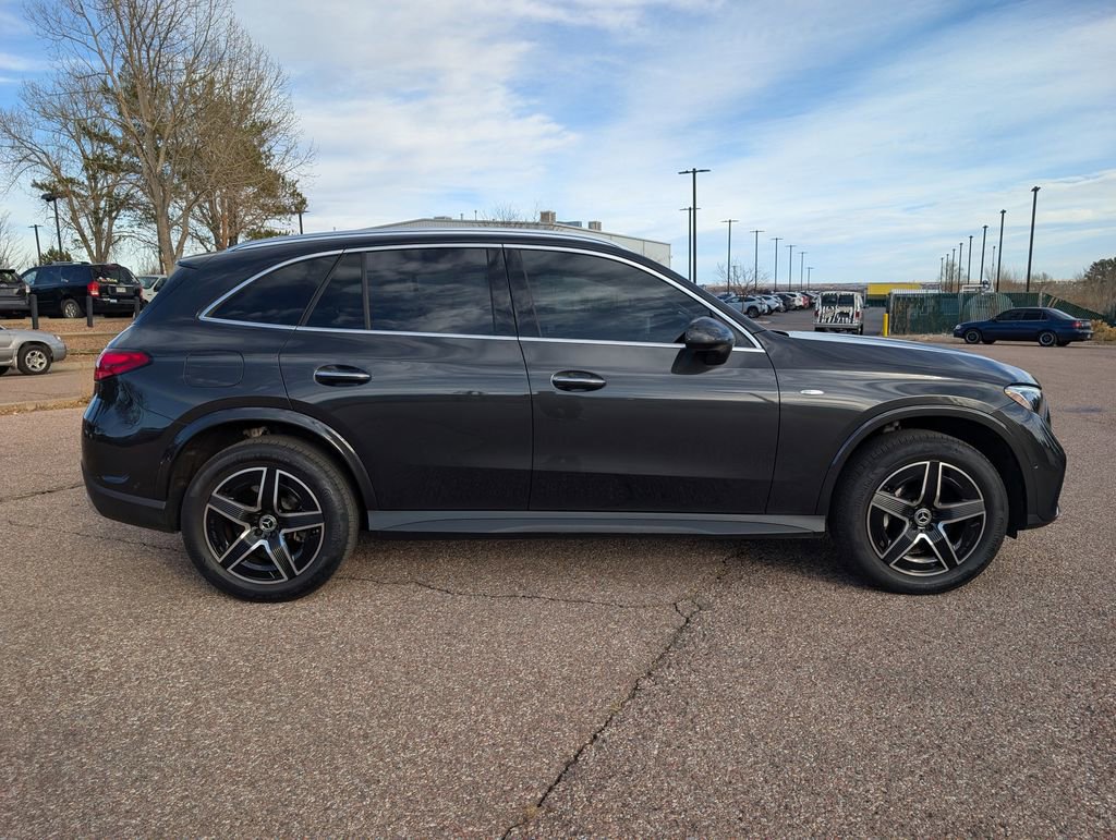 Used 2025 Mercedes-Benz GLC 350e 4MATIC image 4