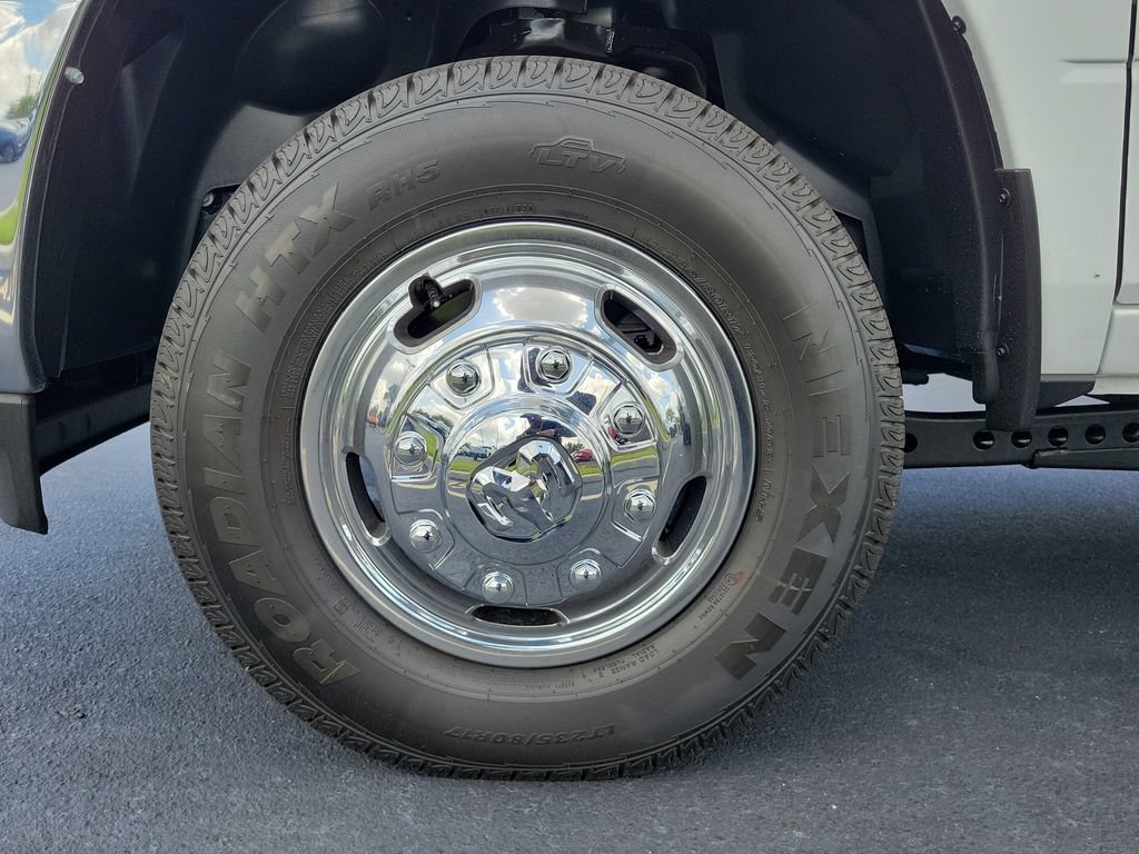 New 2026 RAM 3500 Tradesman w/ Chrome Appearance Group A AWD/4WD image 9