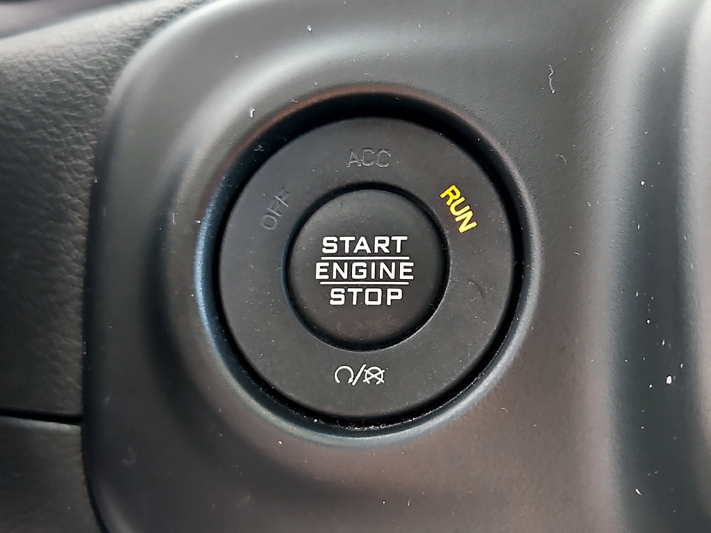Used 2023 Jeep Wrangler Unlimited Sahara w/ Cold Weather Group AWD/4WD image 25
