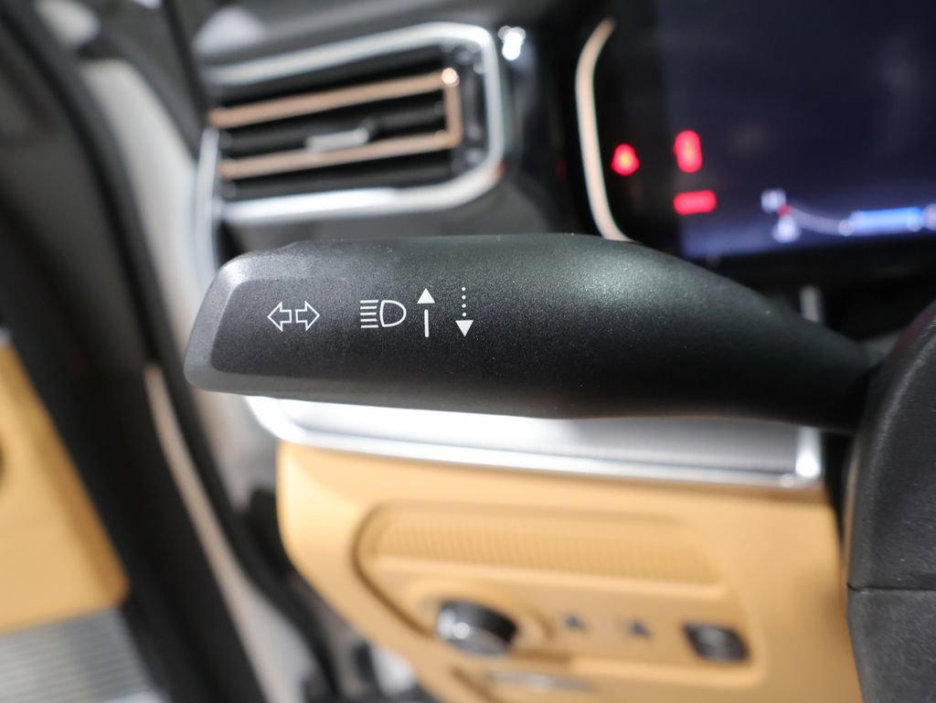 Used 2024 Jeep Grand Wagoneer Series III w/ Rear Seat Video Group 1 AWD/4WD image 40