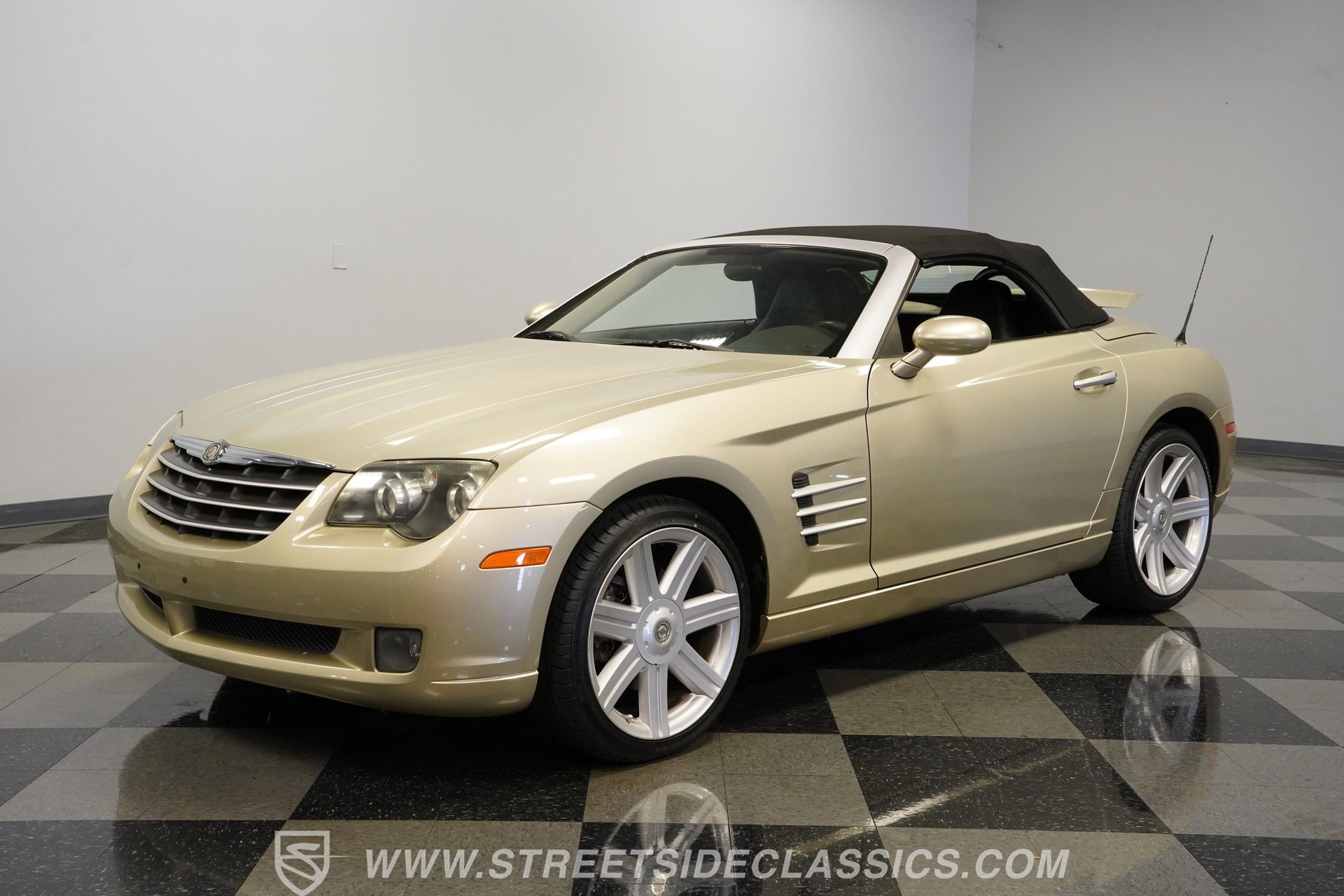 Used 2006 Chrysler Crossfire Limited RWD image 6