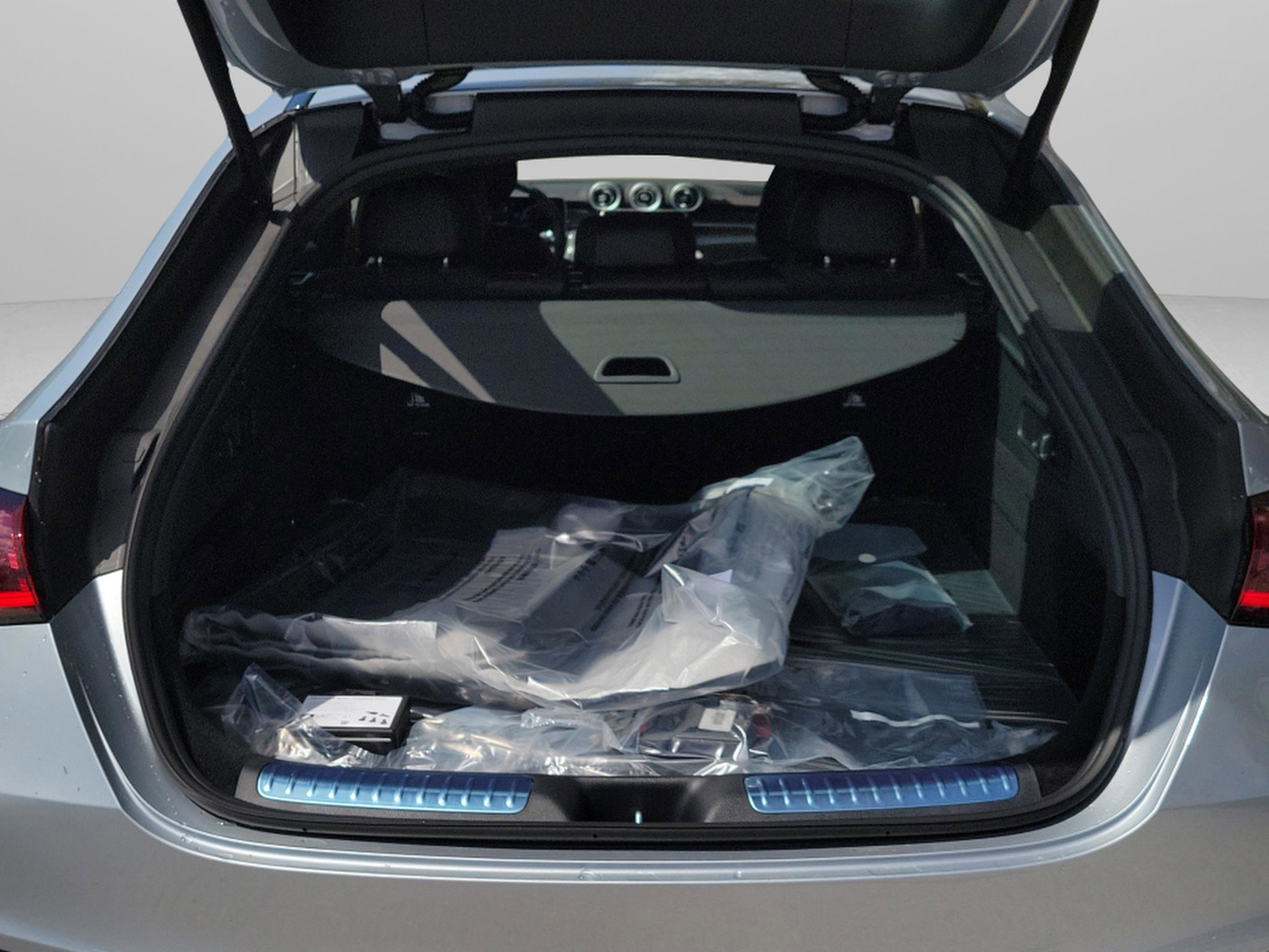 New 2026 Mercedes-Benz GLC 43 AMG 4MATIC Coupe image 9