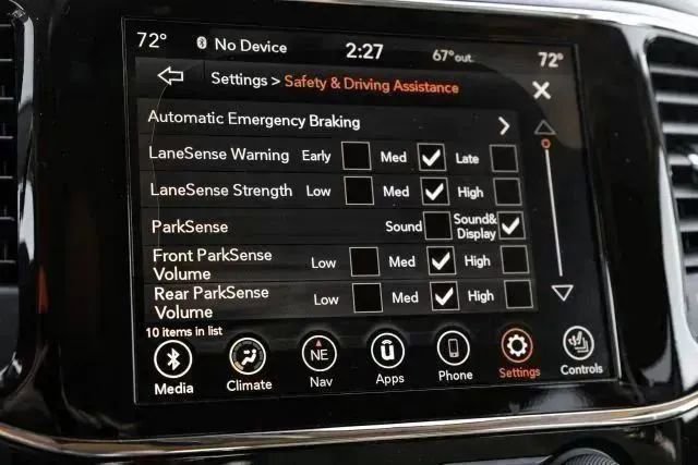 Used 2021 Jeep Grand Cherokee Limited w/ Luxury Group II AWD/4WD image 35