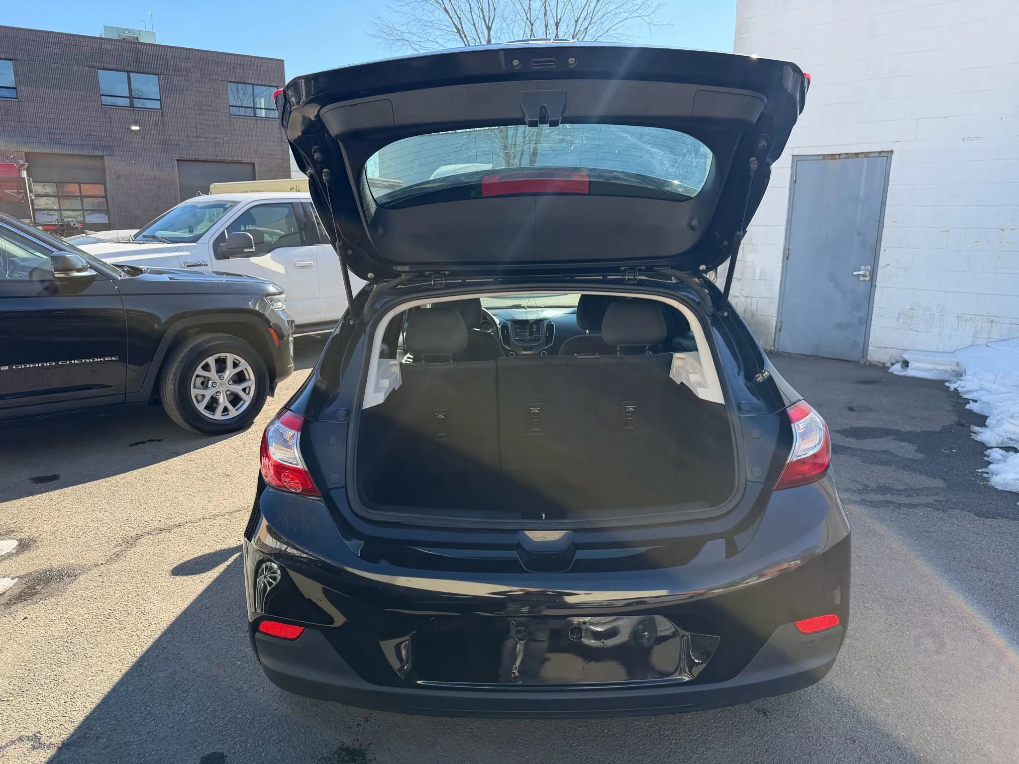 Used 2017 Chevrolet Cruze LT w/ Convenience Package image 26