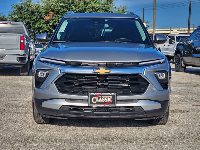 Used 2026 Chevrolet TrailBlazer LT w/ LT Cold Weather Package FWD image 2