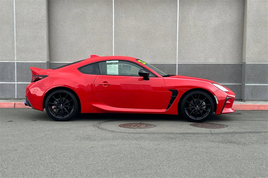 Used 2022 Toyota GR86 Premium image 3