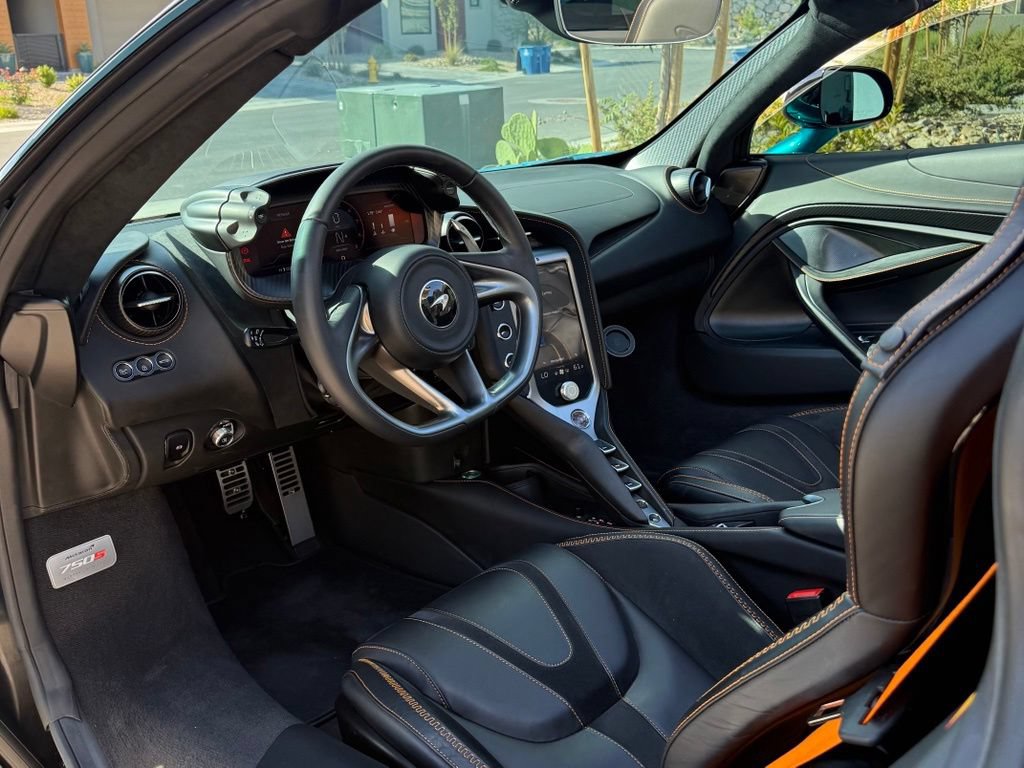 Used 2024 McLaren 750S Spider RWD image 23
